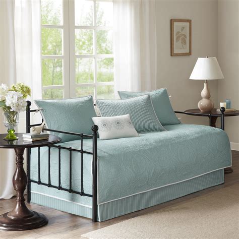 Quilting fill is a blend of 80 cotton20 polyester for warmth without the added weight. . Daybed coverlet